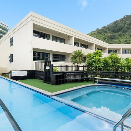 Oceanside Apartment With Garden Views Mount Maunganui Kültér fotó