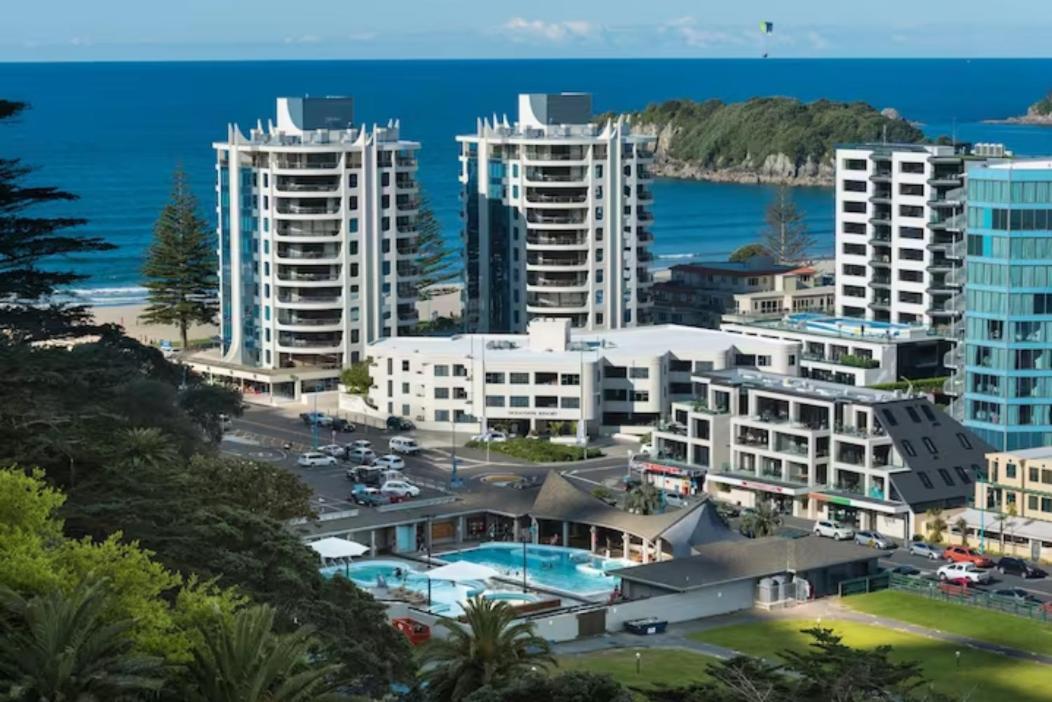 Oceanside Apartment With Garden Views Mount Maunganui Kültér fotó