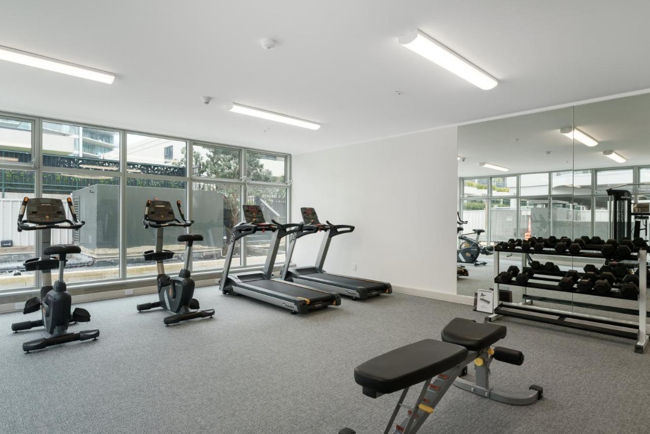 Oceanside Apartment With Garden Views Mount Maunganui Kültér fotó