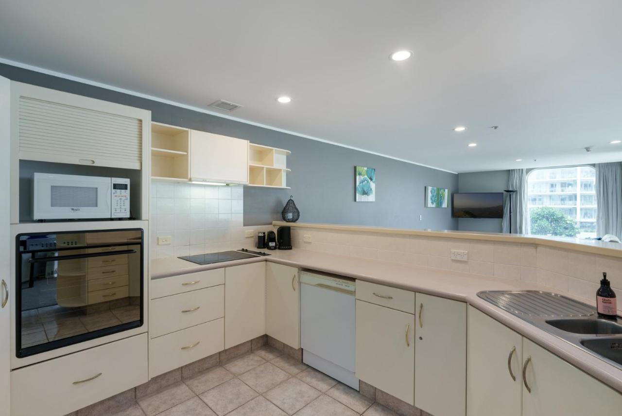 Oceanside Apartment With Garden Views Mount Maunganui Kültér fotó